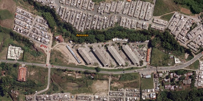 Grandes bodegas vistas desde el aire